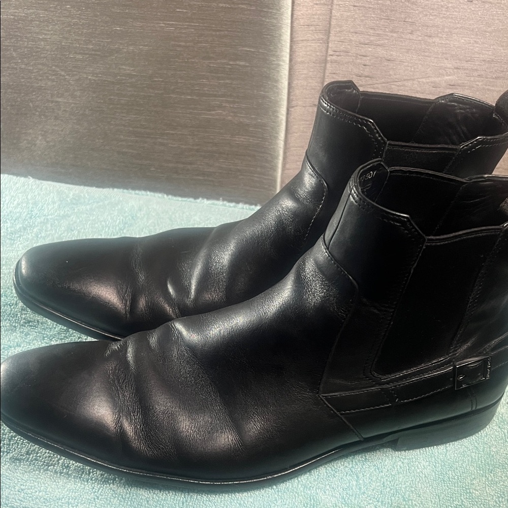 Boss Hugo Classic Black Leather Chelsea Boots w/ side engraved buckles Sz 9 1/2 - Picture 16 of 16
